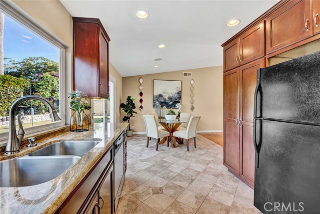 Detail Gallery Image 19 of 42 For 9641 Warburton Dr, Huntington Beach,  CA 92646 - 4 Beds | 2 Baths