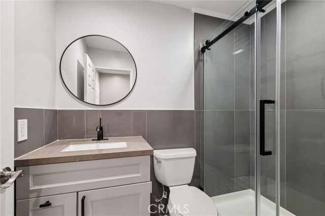 Detail Gallery Image 13 of 27 For 409 Burchett #210,  Glendale,  CA 91203 - 2 Beds | 2 Baths