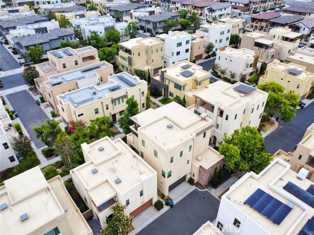 320 Magnet, Irvine CA: https://media.crmls.org/medias/20515047-3ba7-4171-b912-fdd64bbb27b9.jpg
