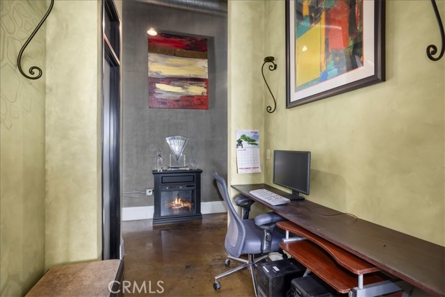315 E 8th #1203 Street, Los Angeles CA: https://media.crmls.org/medias/2051723f-bb57-48d3-8ed8-5ca7c705d265.jpg