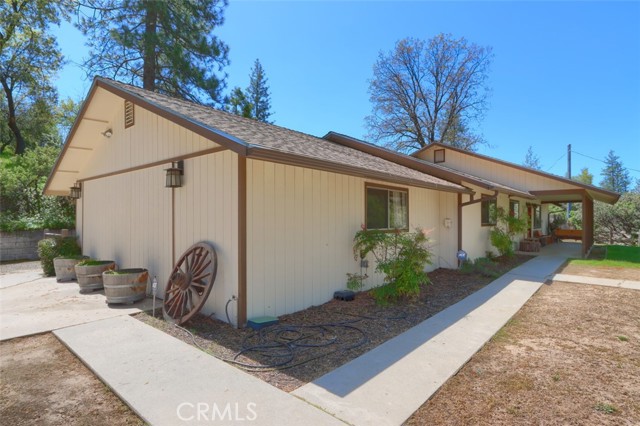 50986 Road 632, Oakhurst CA: https://media.crmls.org/medias/2051815e-5d8e-4320-bbeb-17494b173da1.jpg