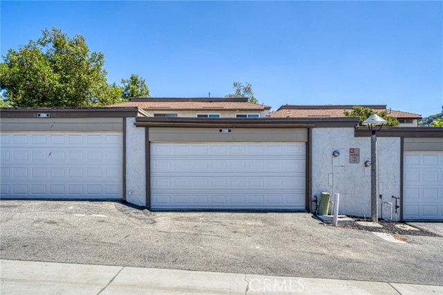 2256 Shady Hills Drive, Diamond Bar CA: https://media.crmls.org/medias/2051869b-cd7e-41fd-b933-f89c4cec3b20.jpg