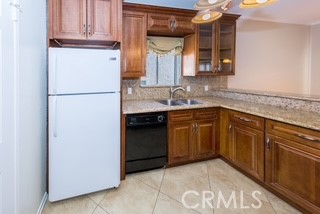 https://media.crmls.org/medias/20519b0e-2138-4ed6-b372-3ab619a20943.jpg?preset=X-Large
