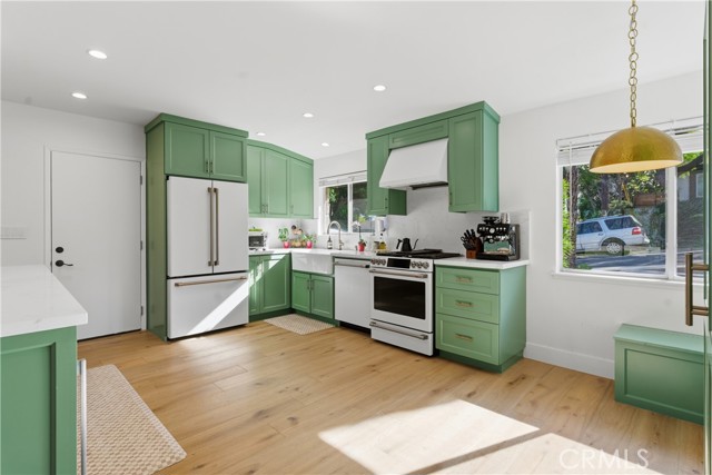 Detail Gallery Image 13 of 38 For 5618 Wilhelmina Ave, Woodland Hills,  CA 91367 - 3 Beds | 2/1 Baths