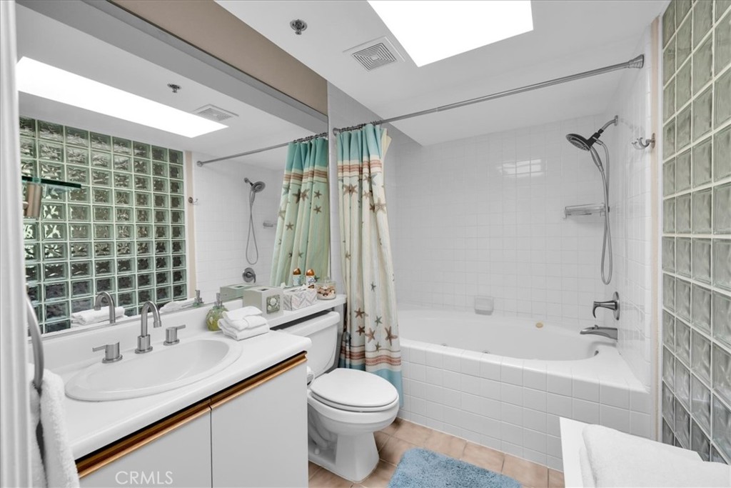 MLS #OC25266697 image #24