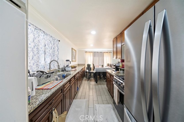 Detail Gallery Image 14 of 27 For 250 N Linden Avenue #327,  Rialto,  CA 92376 - 4 Beds | 2 Baths