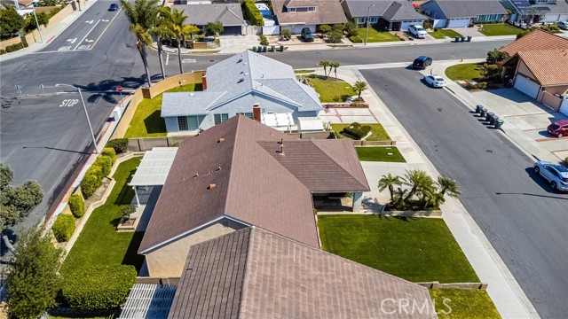 Detail Gallery Image 35 of 44 For 17651 Falkirk Ln, Huntington Beach,  CA 92649 - 4 Beds | 2 Baths