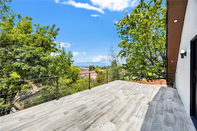 20101 Greenbriar Drive, Tarzana CA: https://media.crmls.org/medias/20546a17-1c7a-4e25-baf3-98958b5657b4.jpg