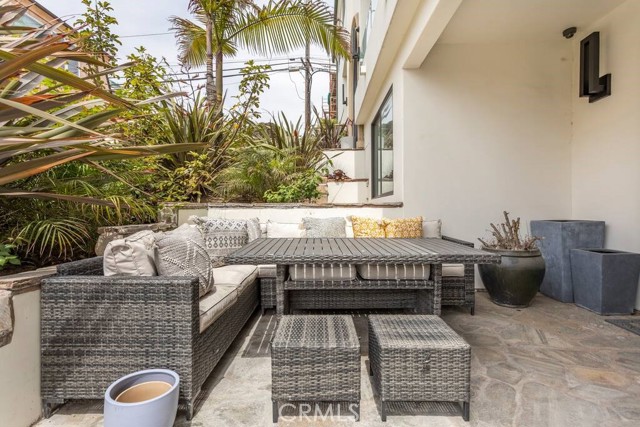 Detail Gallery Image 21 of 26 For 314 32nd St, Manhattan Beach,  CA 90266 - 3 Beds | 2/1 Baths