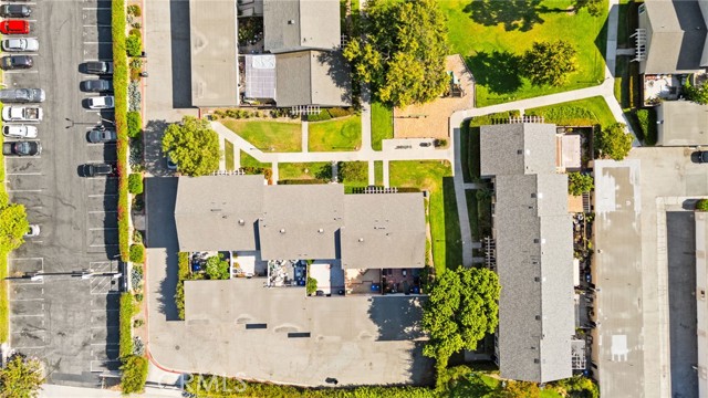 Detail Gallery Image 24 of 27 For 2921 S Sycamore St #E,  Santa Ana,  CA 92707 - 3 Beds | 1/1 Baths