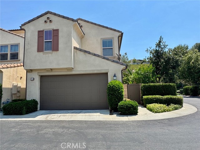 65 Sacred Path, Irvine CA: https://media.crmls.org/medias/20576d25-d306-4c7b-b47e-5e2319f4c182.jpg