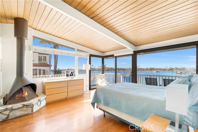 Detail Gallery Image 10 of 33 For 2708 Shell St, Corona Del Mar,  CA 92625 - 3 Beds | 3 Baths