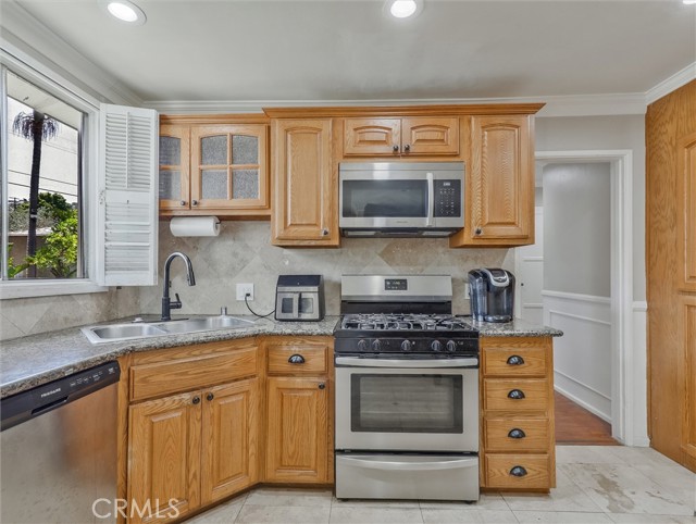 Detail Gallery Image 9 of 26 For 3826 S Burnside, Baldwin Hills,  CA 90008 - 3 Beds | 1 Baths