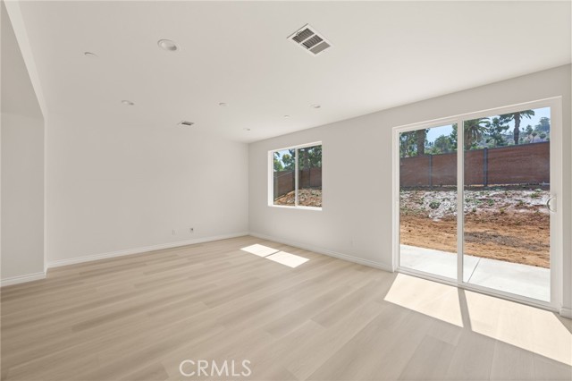 5979 Copperfield Avenue, Riverside CA: https://media.crmls.org/medias/20582c2a-c280-4851-b615-974aa59a9eb8.jpg