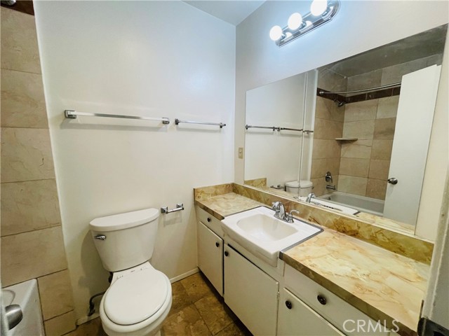 Detail Gallery Image 22 of 27 For 9722 Geyser Ave, Northridge,  CA 91324 - 3 Beds | 2 Baths