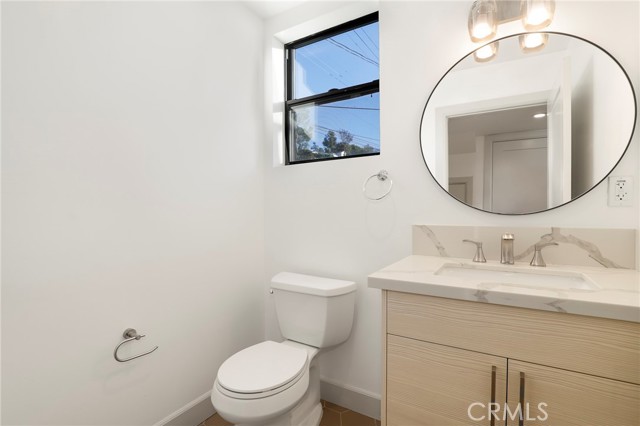 Detail Gallery Image 20 of 46 For 2400 Glendale Ct, Los Angeles,  CA 90039 - 3 Beds | 3 Baths