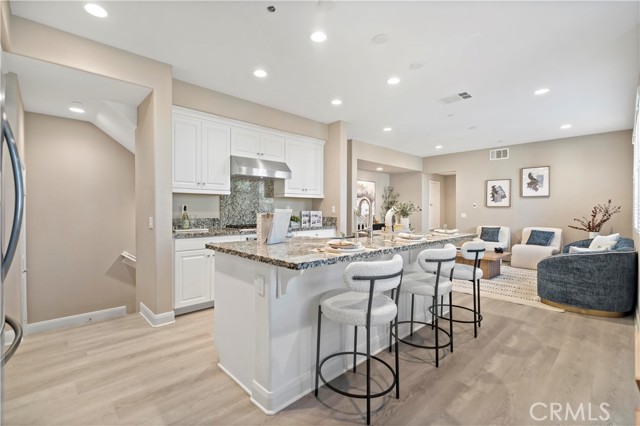 Front Image Thumbnail for CRWS25270586