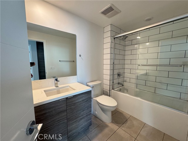 Detail Gallery Image 23 of 34 For 4383 N Sepulveda Blvd, Sherman Oaks,  CA 91403 - 2 Beds | 2 Baths