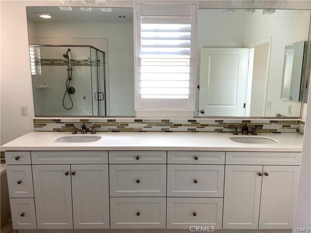 205b35c0 734c 44f2 9c31 8fcafae5cf11