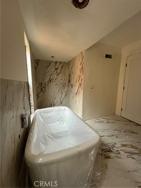 Detail Gallery Image 20 of 22 For 28832 Top of the World, Laguna Beach,  CA 92651 - 4 Beds | 3/1 Baths