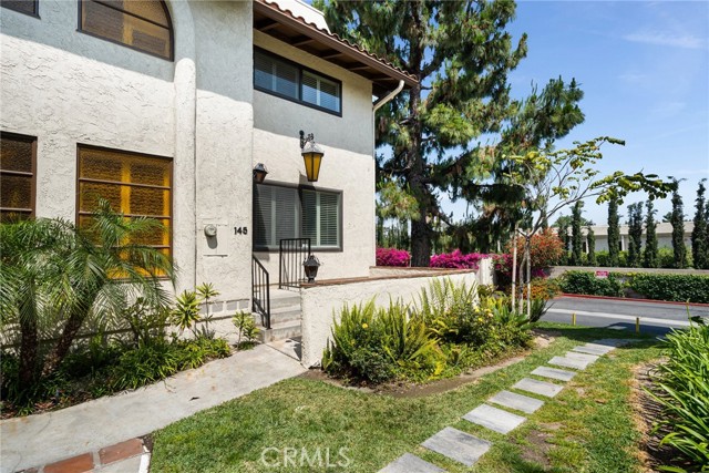 400 S Flower Street, Orange CA: https://media.crmls.org/medias/205bb08c-f0aa-43d3-836d-dc80915fe13e.jpg