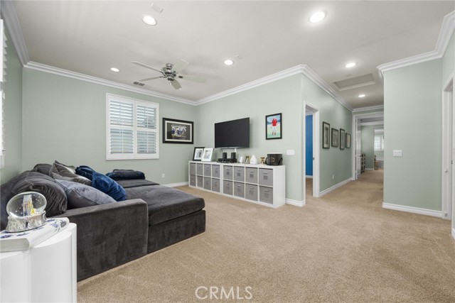 28537 Vista Del Rio Drive, Valencia CA: https://media.crmls.org/medias/205bd16c-607f-4103-9968-ee439428dcf0.jpg
