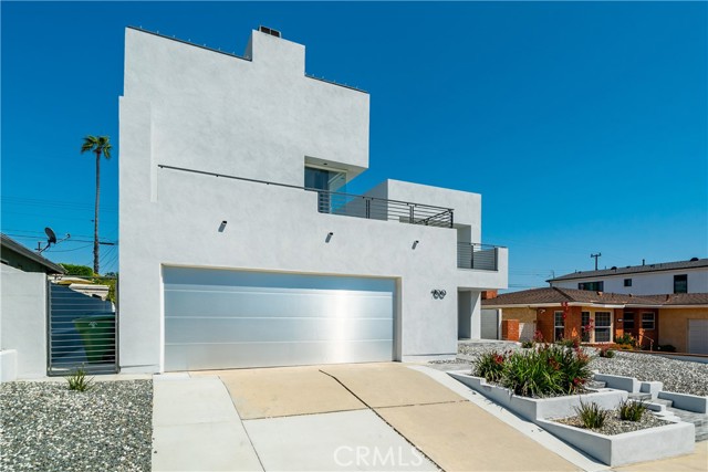 Detail Gallery Image 3 of 25 For 700 Taper Dr, Seal Beach,  CA 90740 - 4 Beds | 3/1 Baths