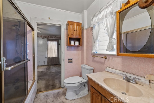 201 N Carondelet Street, Los Angeles CA: https://media.crmls.org/medias/205caa3e-66da-467f-aecc-c69a910027bf.jpg