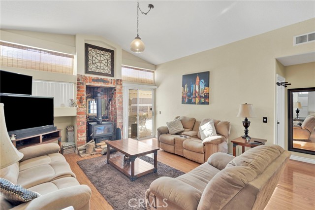 Detail Gallery Image 12 of 48 For 14405 Cedar, Hesperia,  CA 92344 - 4 Beds | 2 Baths