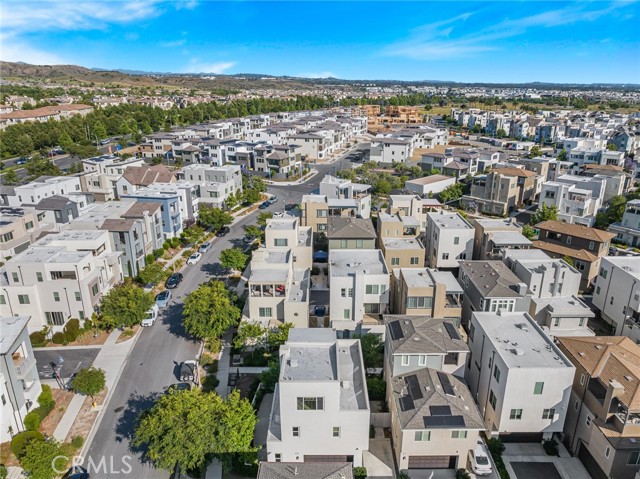 148 Stage, Irvine CA: https://media.crmls.org/medias/205cdbba-717d-43a1-947e-2cd7afe848b9.jpg