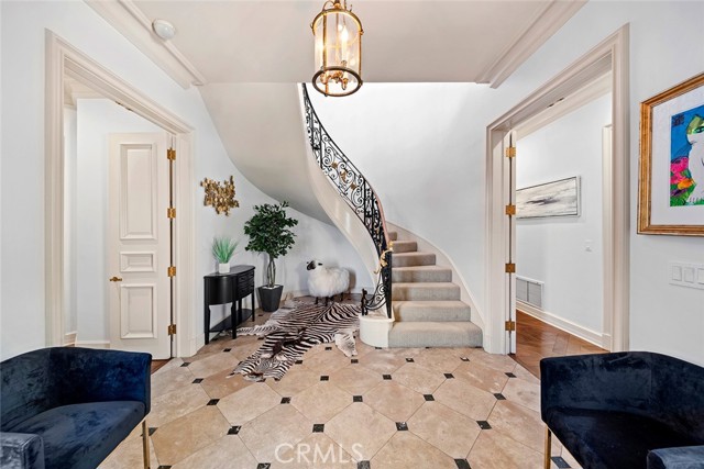 Detail Gallery Image 35 of 46 For 121 Emerald Bay, Laguna Beach,  CA 92651 - 5 Beds | 4/1 Baths