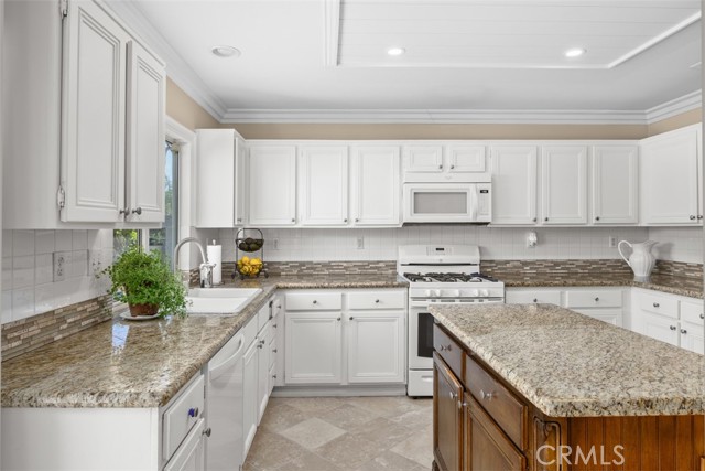 Detail Gallery Image 8 of 32 For 32295 via Arias, Temecula,  CA 92592 - 4 Beds | 2 Baths