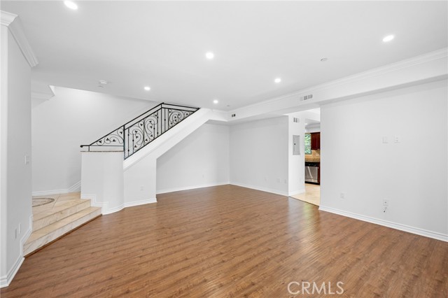 345 W Loraine Street, Glendale CA: https://media.crmls.org/medias/205f6246-7342-4389-b941-05beee81366e.jpg