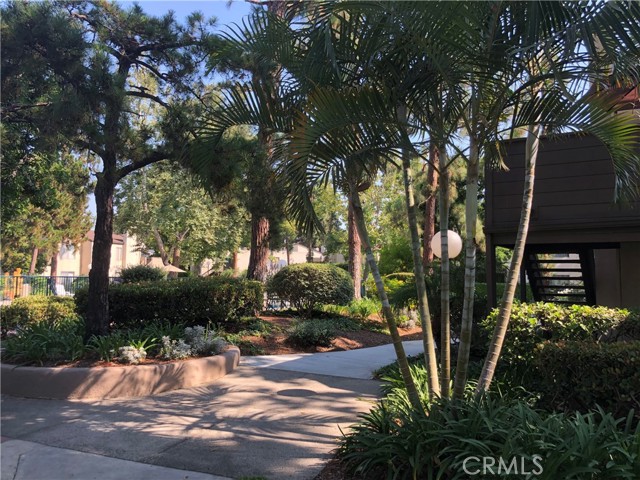 Detail Gallery Image 13 of 19 For 1240 Cabrillo Park, Santa Ana,  CA 92701 - 2 Beds | 2 Baths