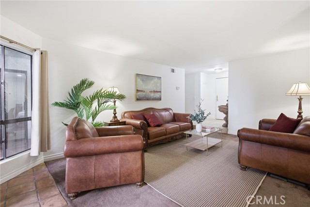 Detail Gallery Image 9 of 33 For 222 N Rose #8,  Burbank,  CA 91505 - 2 Beds | 2 Baths
