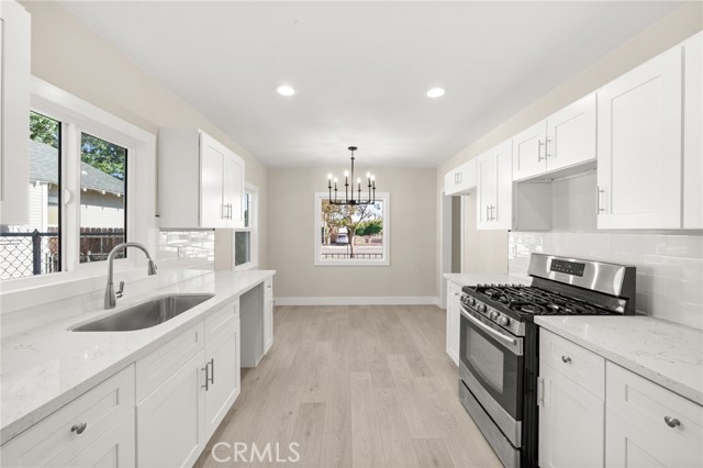 Detail Gallery Image 3 of 20 For 709 E 9th St, Pomona,  CA 91766 - 4 Beds | 2 Baths