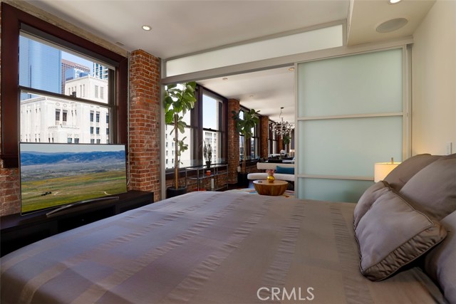 Detail Gallery Image 16 of 44 For 460 S Spring St #1005,  Los Angeles,  CA 90013 - 2 Beds | 2 Baths