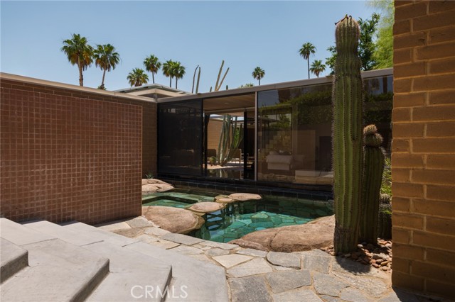 1950 E Desert Palms Drive, Palm Springs CA: https://media.crmls.org/medias/2062241e-ff8e-449a-8d0f-da14fcdd3a92.jpg