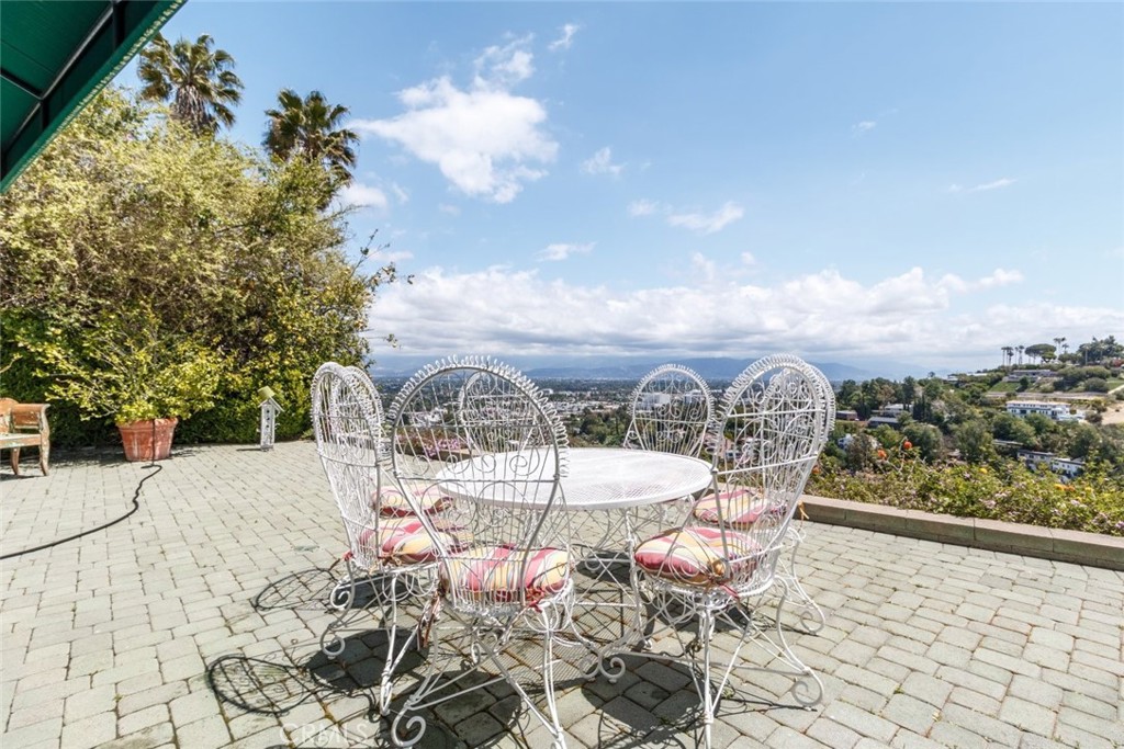15589 Briarwood DriveSherman Oaks img 23