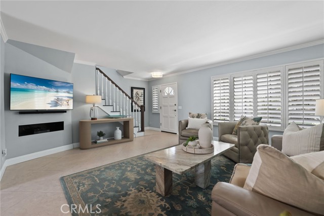 Detail Gallery Image 9 of 37 For 328 Regatta Way, Seal Beach,  CA 90740 - 3 Beds | 2/1 Baths