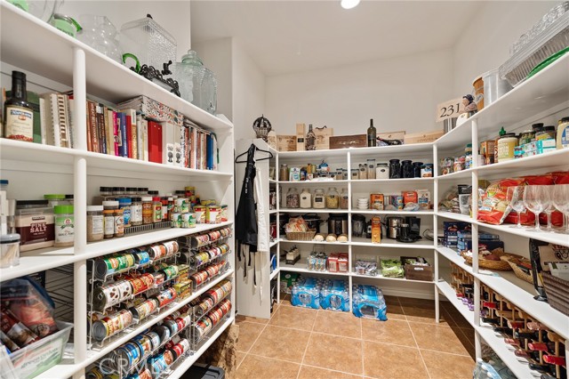 33260 Susan Grace Court, Temecula CA: https://media.crmls.org/medias/20640e84-d620-4ef6-bcf0-abe976a1d50a.jpg