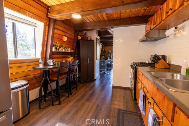 2476 Elko Drive, Running Springs CA: https://media.crmls.org/medias/206476de-a2eb-416c-866d-a19011ce0ff7.jpg