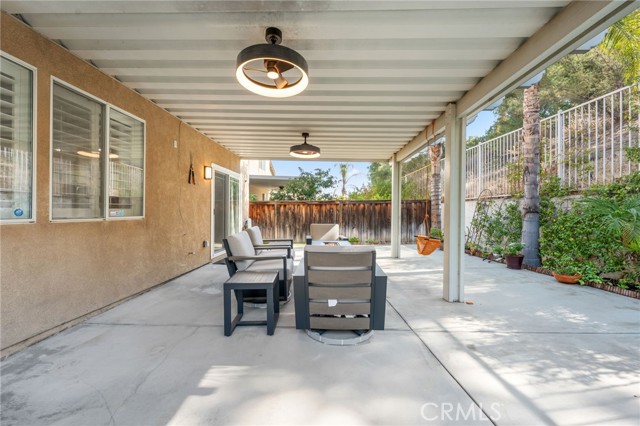 16192 Setting Sun Circle, Riverside CA: https://media.crmls.org/medias/2064ad2b-74fe-4e3b-bbfd-1c868a1aac75.jpg