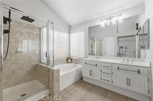 2709 Sandstone Court, Palmdale CA: https://media.crmls.org/medias/2064b811-6120-4ec9-86e1-7009e40cc754.jpg