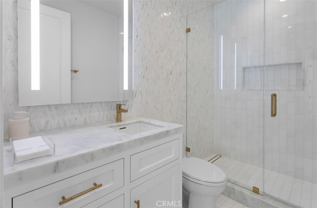 https://media.crmls.org/medias/20654e66-0a7d-4a0f-b5dd-e40d442b79d2.jpg?preset=X-Large
