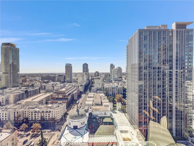 Detail Gallery Image 30 of 32 For 801 S Grand Ave #1812,  Los Angeles,  CA 90017 - 2 Beds | 2 Baths