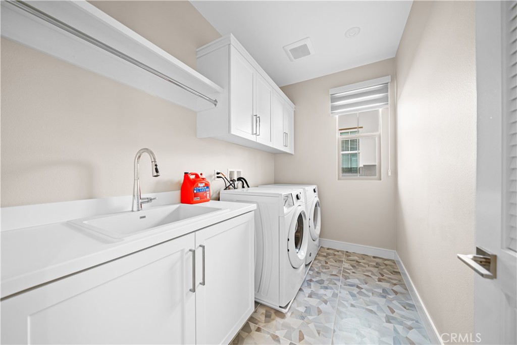 20659c33 420d 4edb 9727 6fcd498ec332