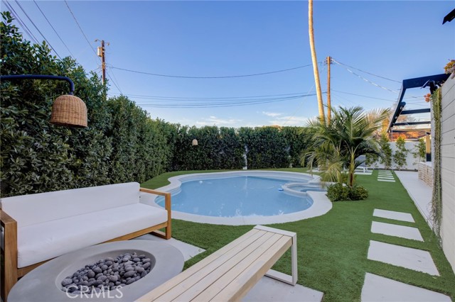 Detail Gallery Image 56 of 72 For 8161 Encino Ave, Northridge,  CA 91325 - 4 Beds | 3 Baths