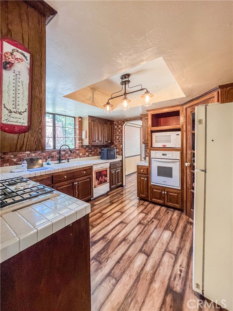 1125 Hemlock Lane, Big Bear City CA: https://media.crmls.org/medias/20665862-9f3b-4548-844c-0cf84af4fa2a.jpg