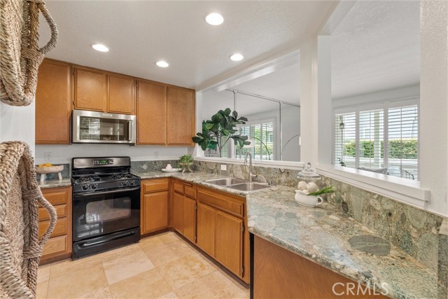 7291 Coho Dr, Huntington Beach CA: https://media.crmls.org/medias/2066eb6b-228c-4e4a-bbdd-b4bbd0ac3ef7.jpg